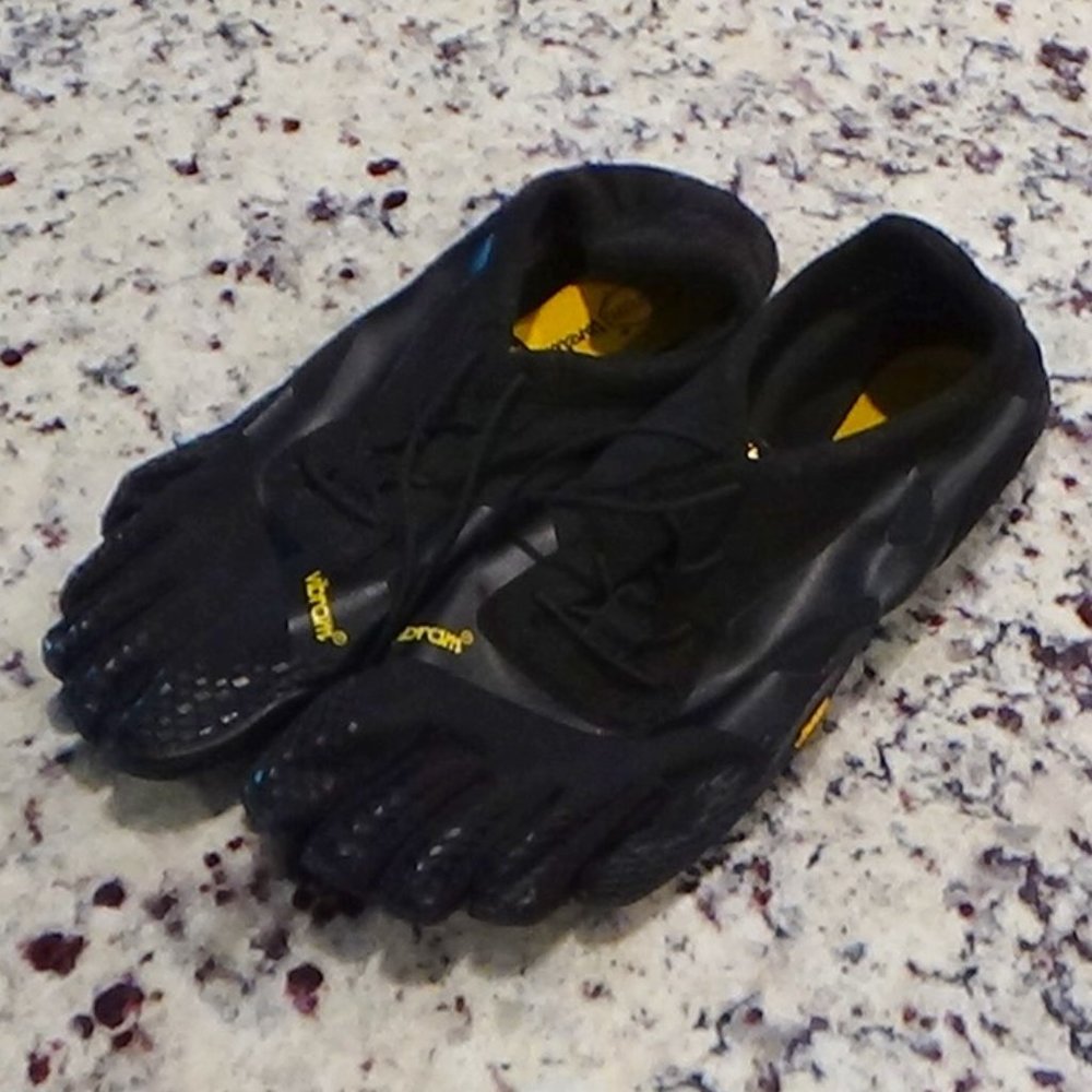 Vibram five fingers black shoes (Vibram Women's KSO EVO-W) NWOT
